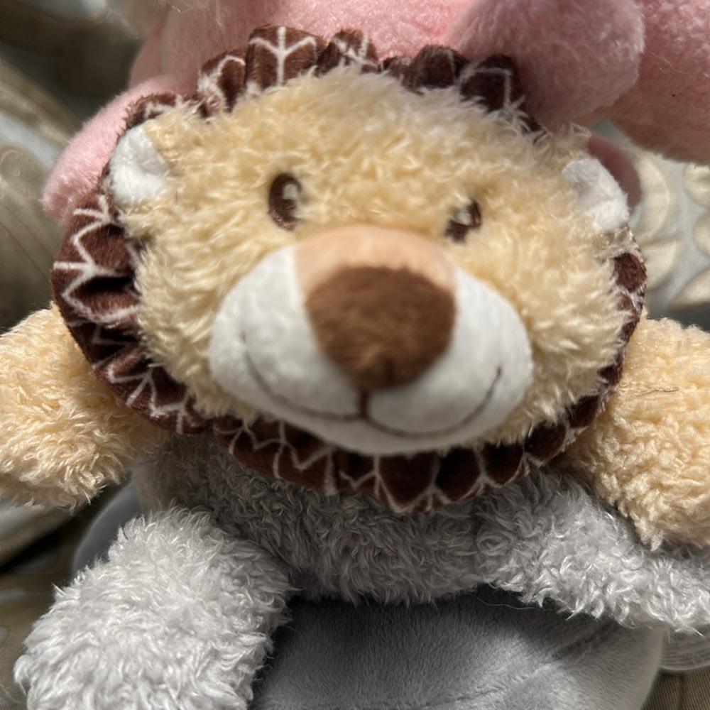 Babies Stuffed Animals Rattle Soft and precious NWT - Picture 3 of 9